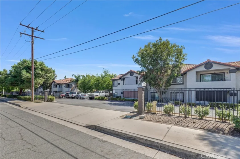 16377 Lakeshore #2B photo 1