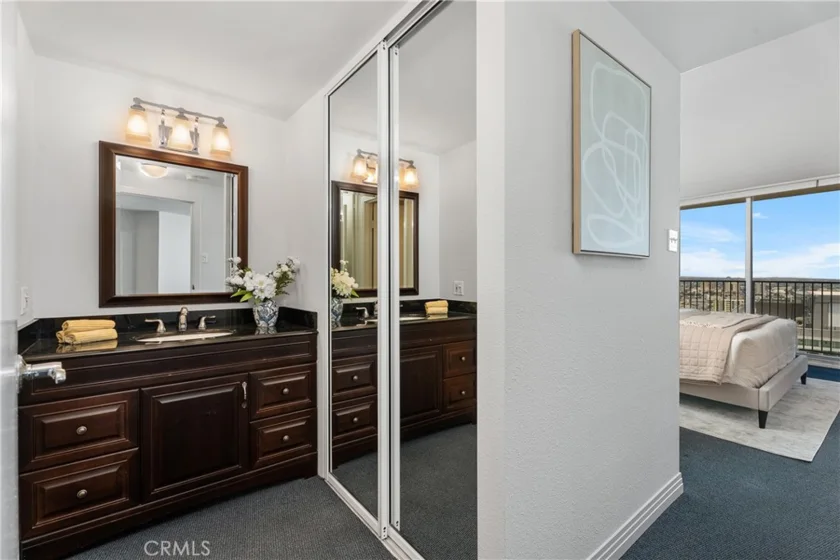 700 E Ocean #2703 photo 20