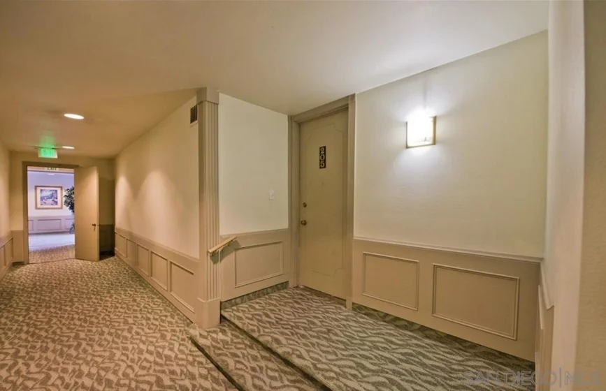 5340 Yarmouth Avenue #205 photo 2