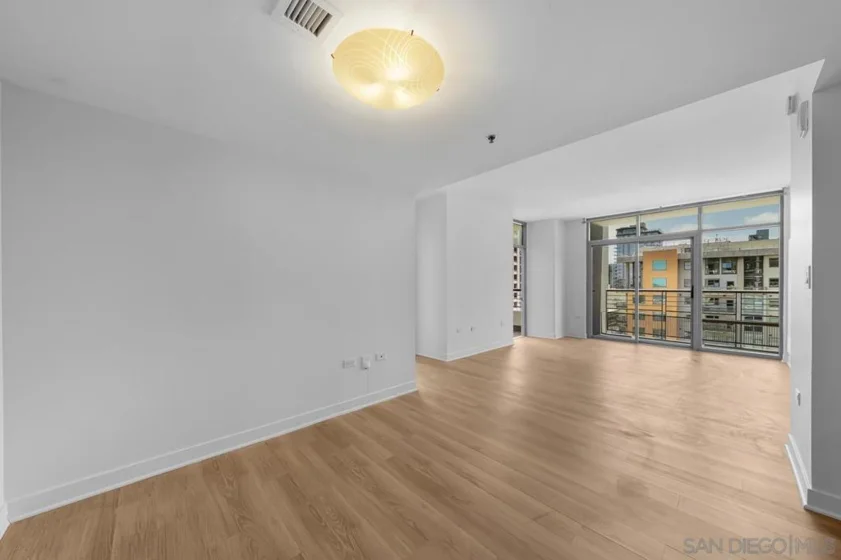 425 W Beech #1358 photo 51
