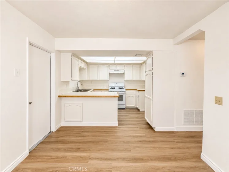 24051 Fir photo 10