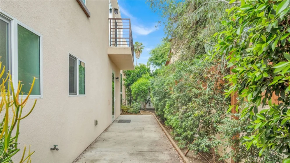 9237 Wakefield Avenue #11 photo 36