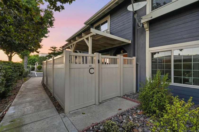 8837 Tamberly #C photo 5