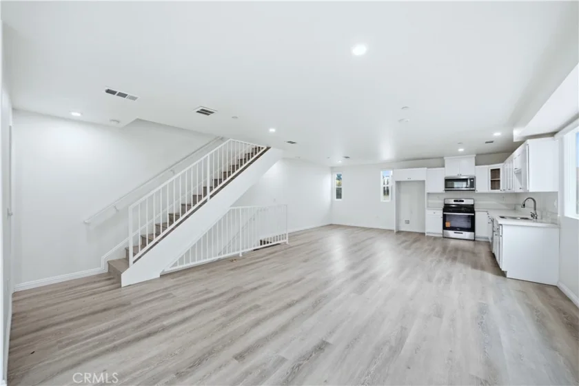 6919 S Menlo photo 6