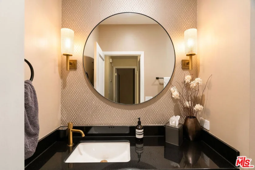 585 N Rossmore Avenue #407 photo 32