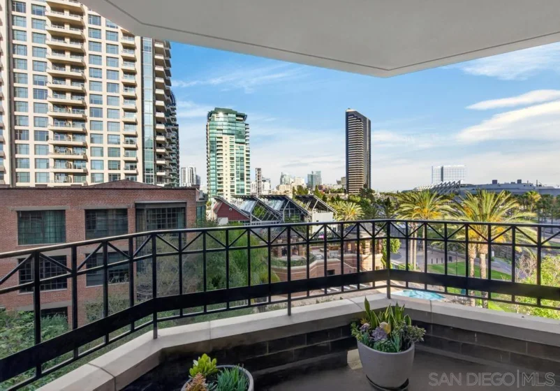 500 W Harbor #619 photo 6