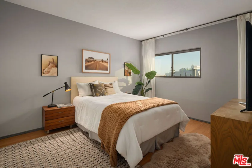 1133 N Clark Street #103 photo 23
