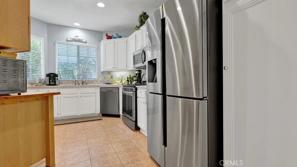 933 Somerville photo 10