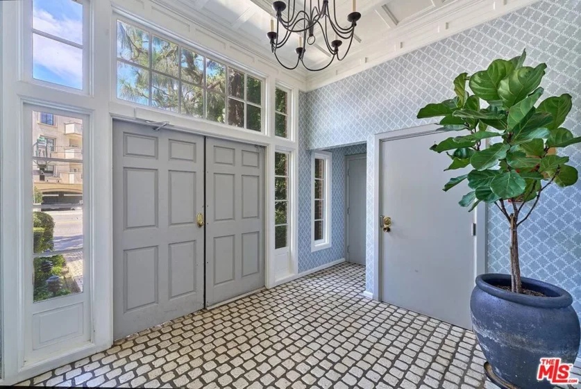420 S Barrington Avenue #102 photo 29