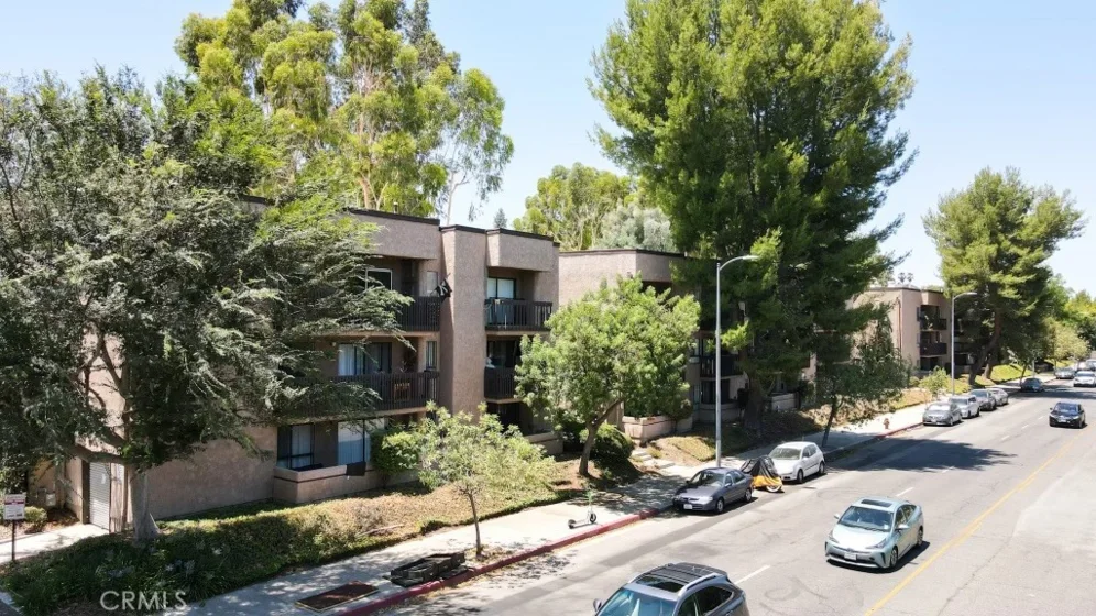 22100 Burbank Boulevard #263G photo 1