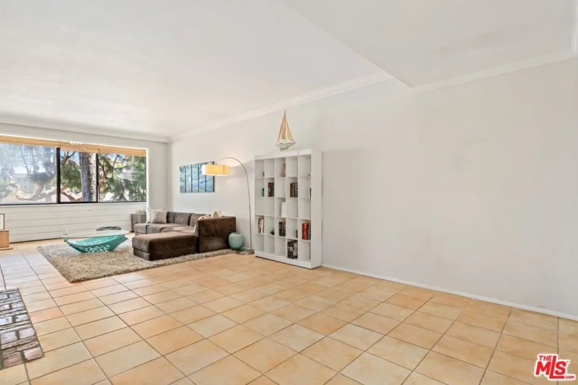 310 Tahiti Way #103 photo 10