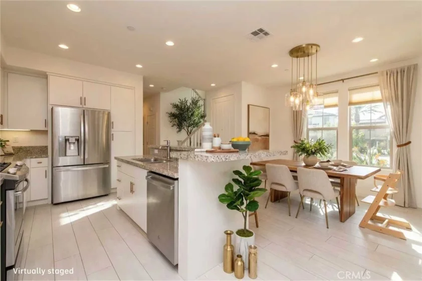 192 Finch photo 14
