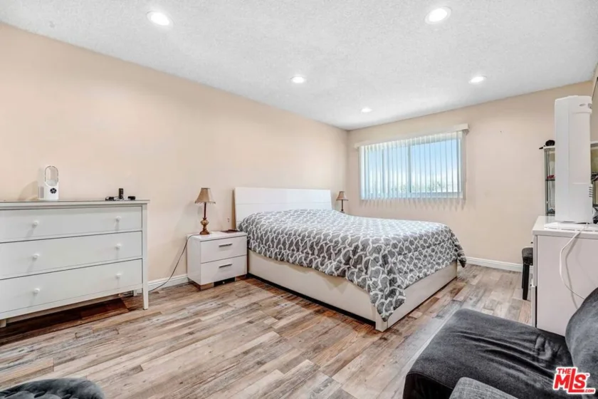 21333 Lassen Street #8B photo 3