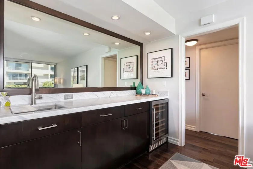 1134 Alta Loma Road #305 photo 18
