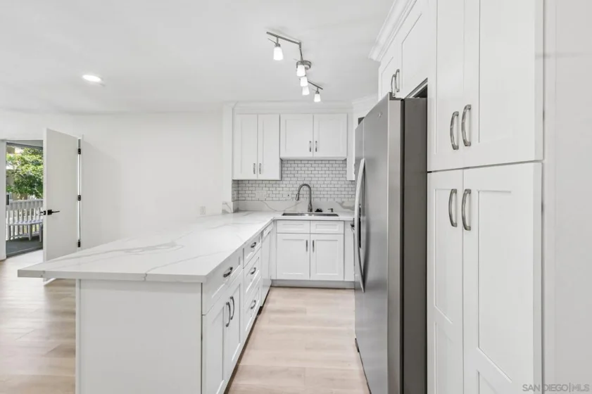 4600 Lamont Street #204 photo 7