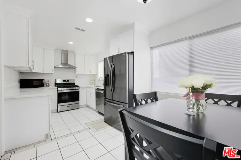7422 Hazeltine Avenue #3 photo 14