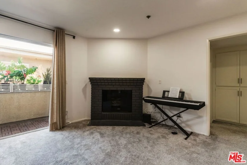 1731 Barry Avenue #214 photo 5