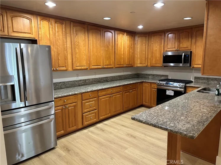 722 S Oxford Avenue #103 photo 3