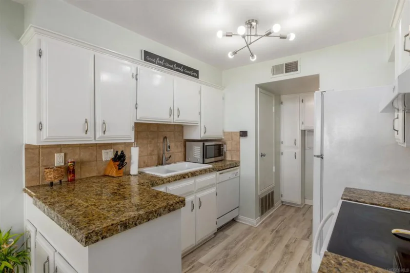 10331 Santana Ranch Drive photo 5
