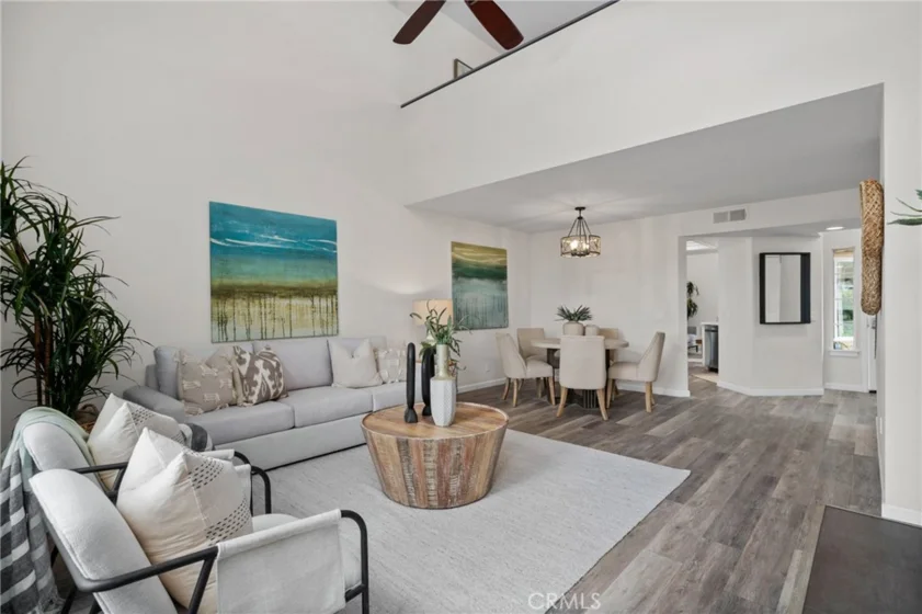 27557 Paseo Tamara photo 1