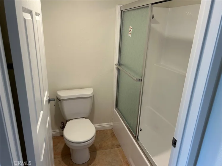 21520 Burbank #303 photo 10
