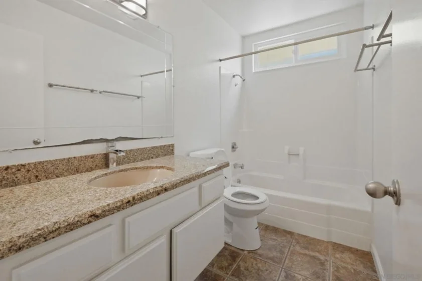 1612 Bridgeview Drive photo 11