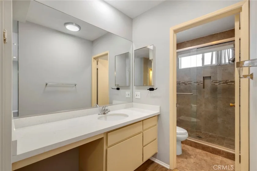 12801 Moorpark Street #303 photo 12