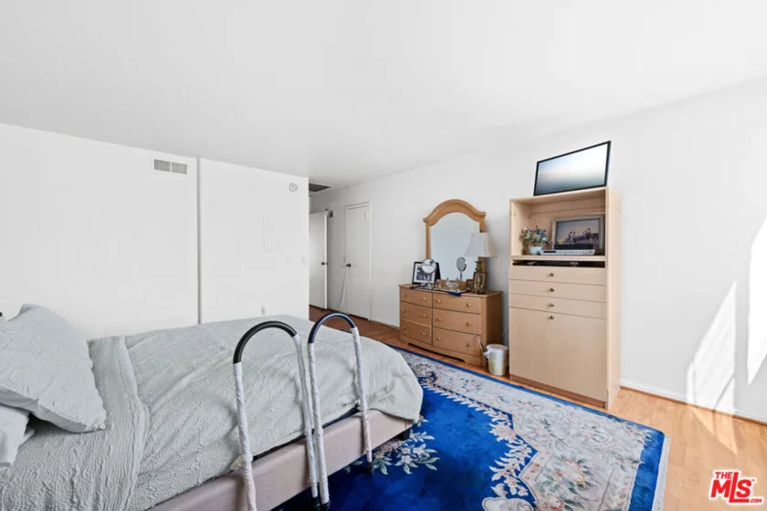100 S Doheny Drive #512 photo 19