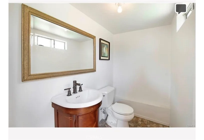 321 W. Queen St. Unit 8 photo 25