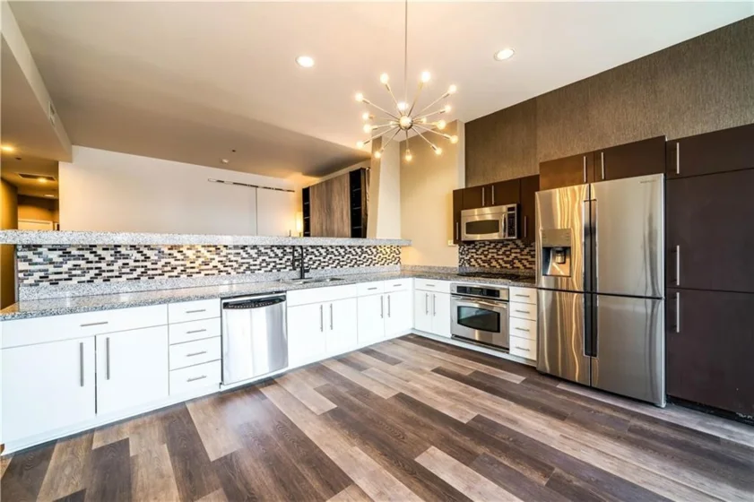 1100 Wilshire #2707 photo 23