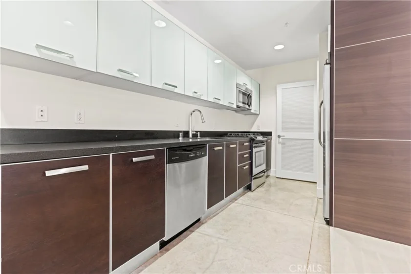 139 S Los Robles #104 photo 5