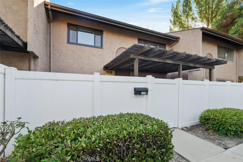 2278 Loma Alta Drive #8 photo 1