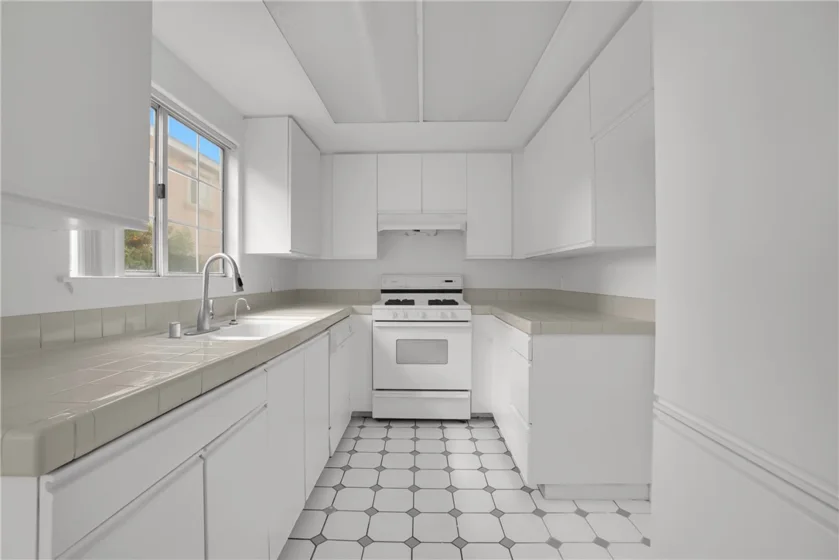 821 N Garfield Avenue #3 photo 7
