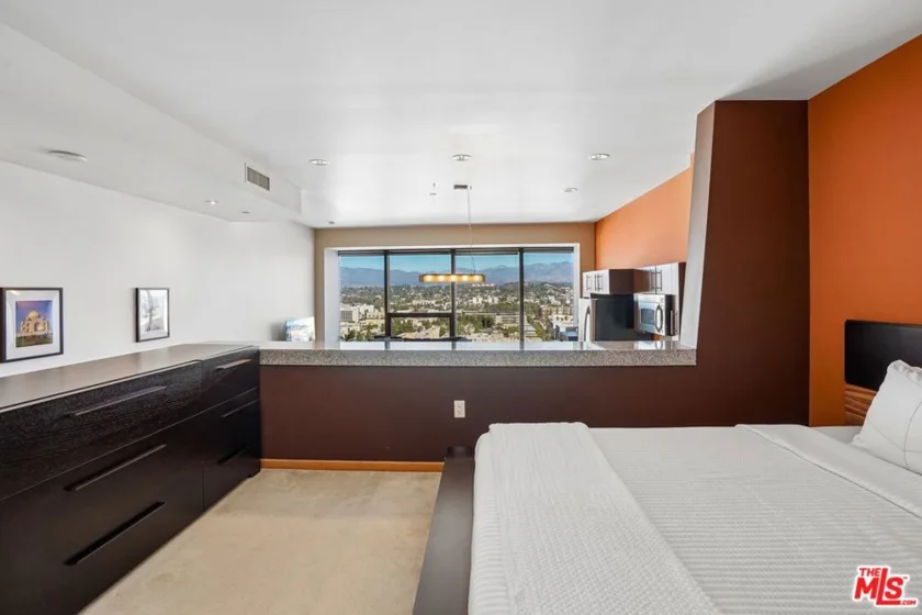 1100 Wilshire Boulevard #2105 photo 18