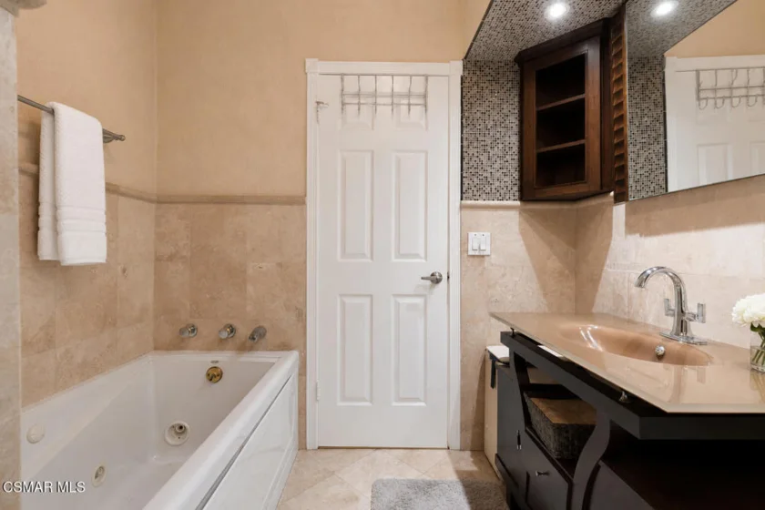 4915 Tyrone Avenue #125 photo 19
