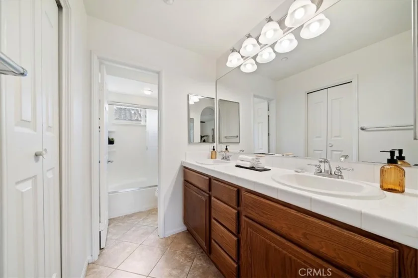 2868 Escala Circle photo 18