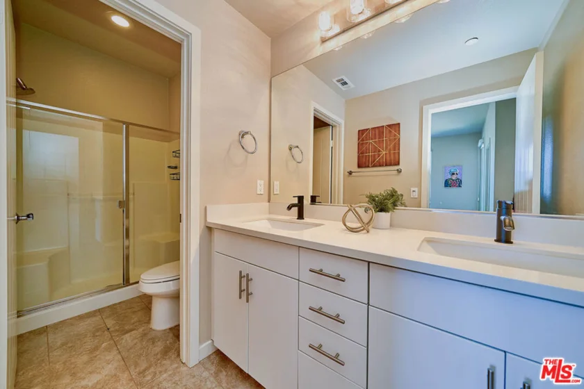801 S Anaheim Boulevard #107 photo 33