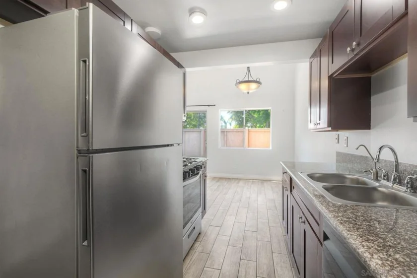440 Parkside Drive photo 4