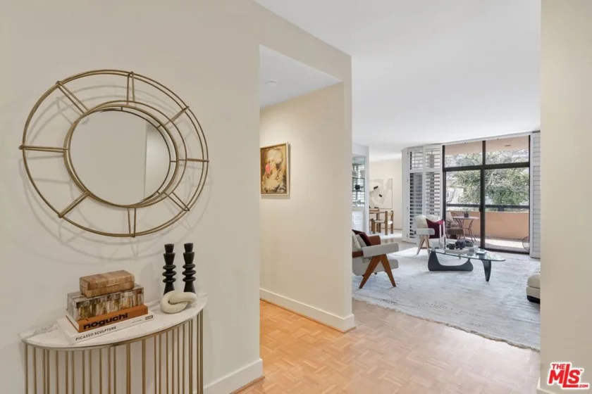 1630 Greenfield Avenue #104 photo 1