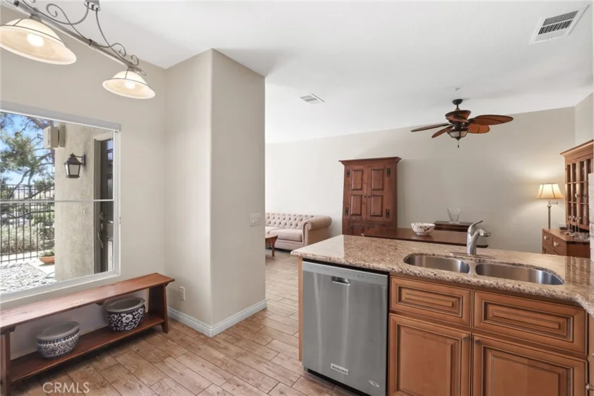 8 Veneto Lane photo 24