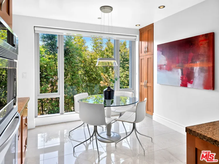 10727 Wilshire Boulevard #404 photo 16