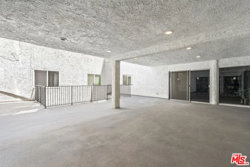 1515 S Beverly Drive #201 photo 6
