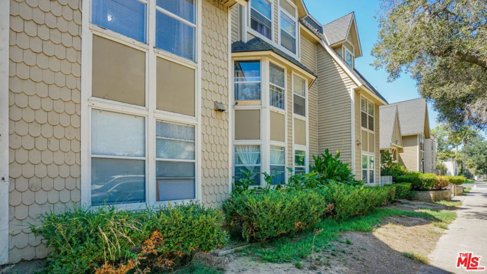 302 E Chestnut Avenue #215 photo 2