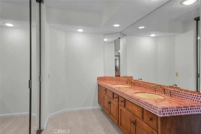 981 Bayside Cove #405 photo 30