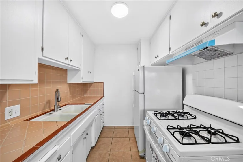 728 Cedar photo 13