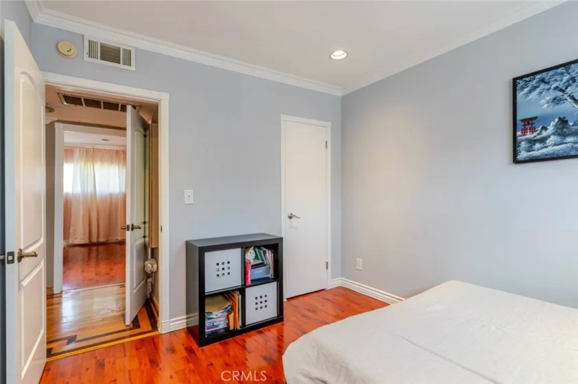 6232 Morse Avenue photo 23