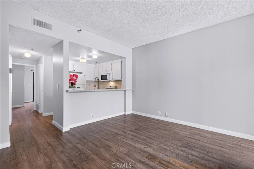 730 W 4th Street #308 photo 1