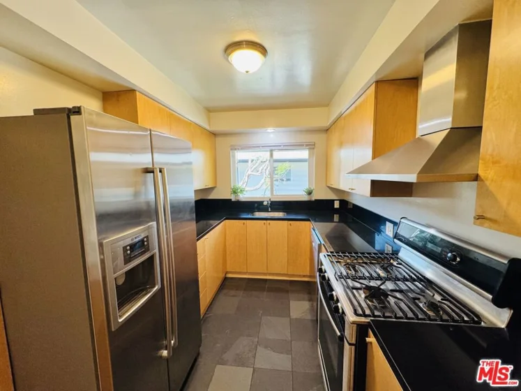 912 6th Street #8 photo 3