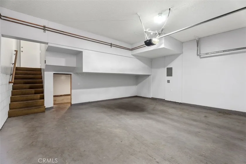 428 W 1st Street photo 19