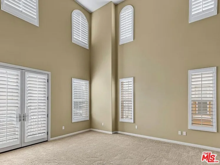 1810 S Barrington Avenue #5 photo 4